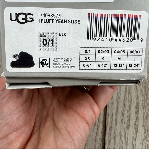 UGG Infant Fluff Yeah Furry Fuzzy Sandals 0/1 XS 0-6 months Black $55 Baby Sized - Picture 7 of 12